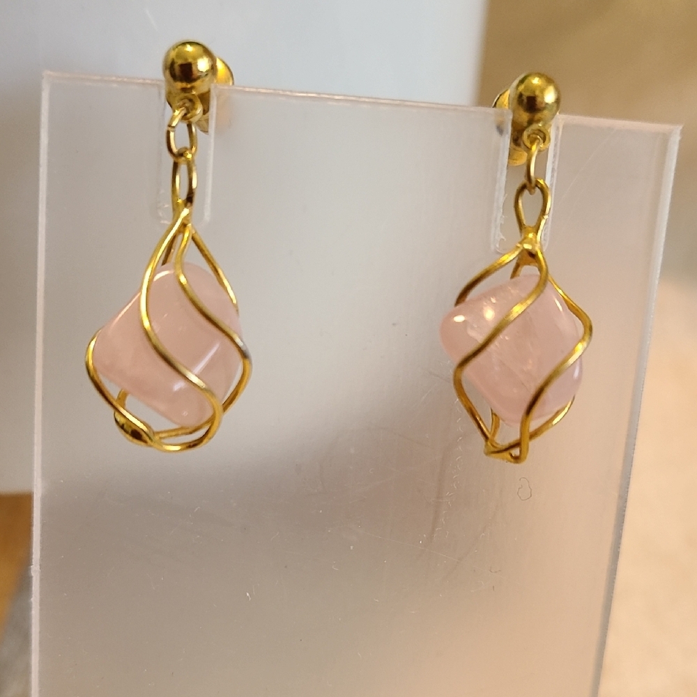 Unbranded Elegant Gold and Pink Dangle Earrings Vintage Ladies‎ Business Casual